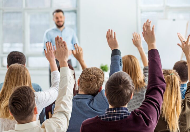 Town Hall:  Nền Tảng Giao Tiếp Hiệu Quả Trong Doanh Nghiệp